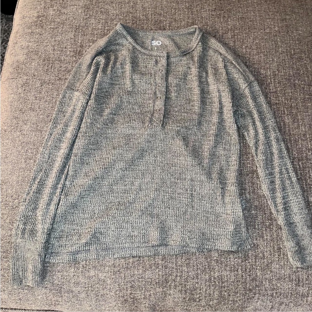 SO Women's Heather Gray Crew Neck Sweater